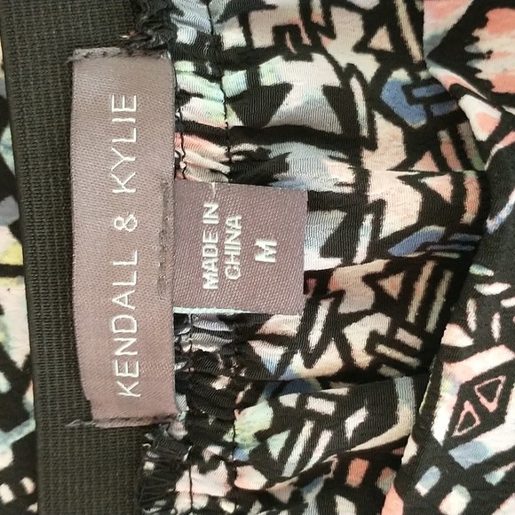 Kendall & Kylie, black print front double split Maxi skirt. M. - Picture 2 of 10